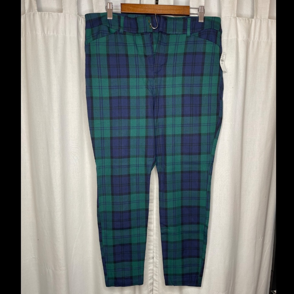 16 Petite Old Navy blue and green plaid Pixie Pant